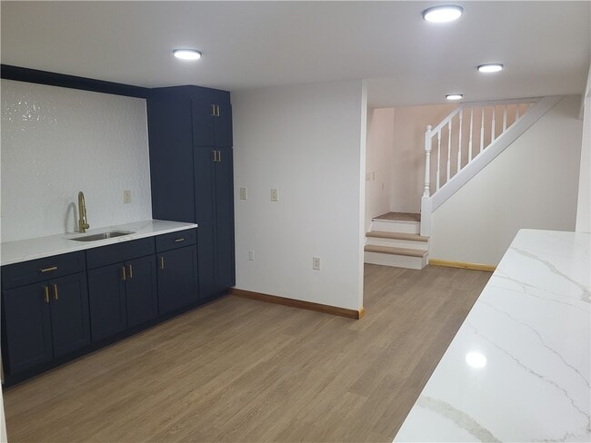 Building Photo - 4199 W Hill Rd