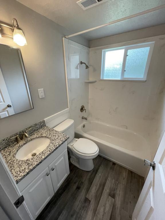 Building Photo - 153 S 200 W