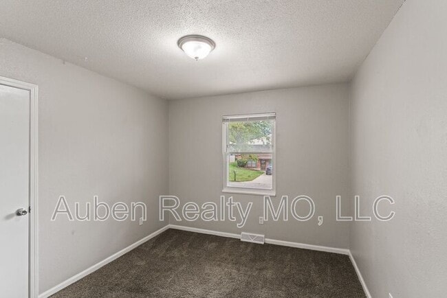 Building Photo - 1426 S Haden Ct