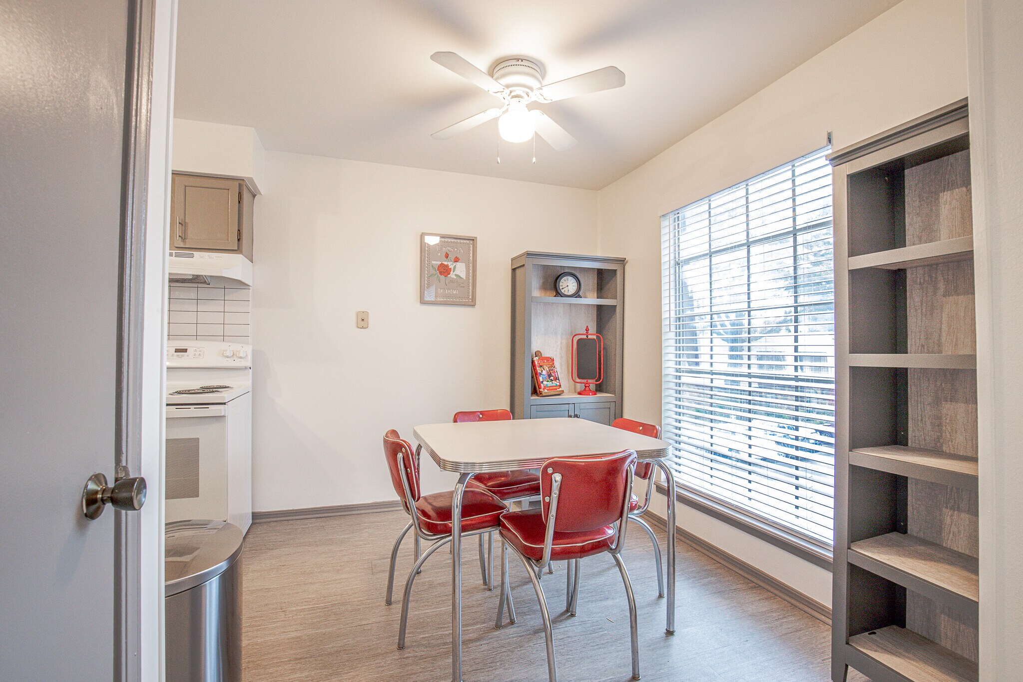 Building Photo - 6711 S Richmond Ave