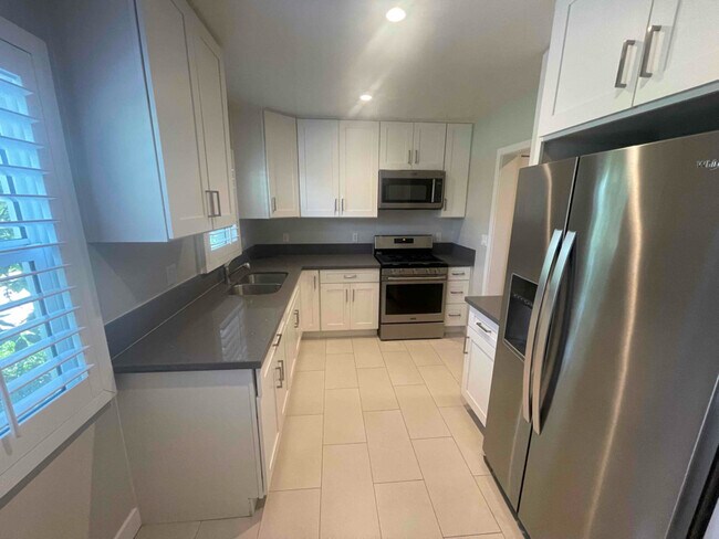 Building Photo - 5406 Packard St