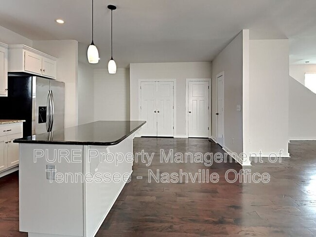 Building Photo - 303 Gatewood Ave