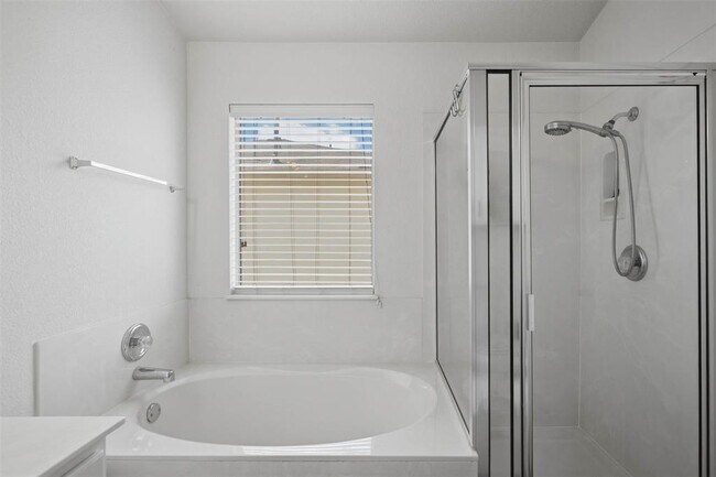 Building Photo - 912 Sweet Leaf Ln