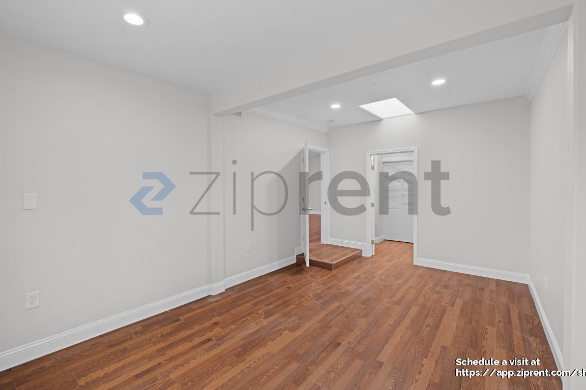 Building Photo - 7920 Hembree Ln