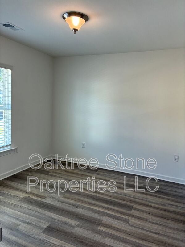 Building Photo - 3378 Skyland Dr