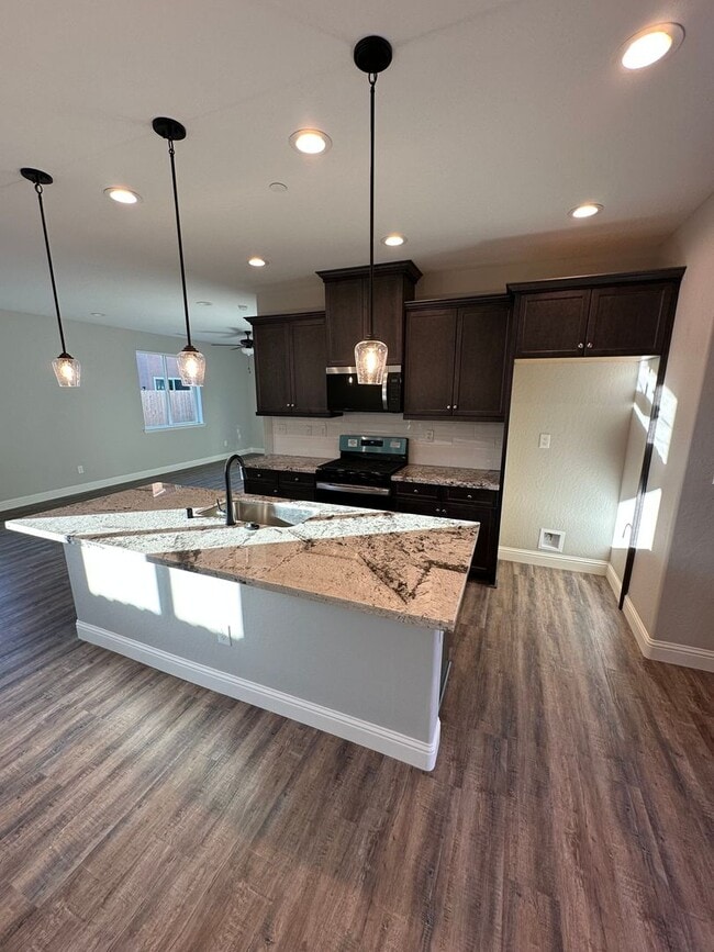 Building Photo - New Home