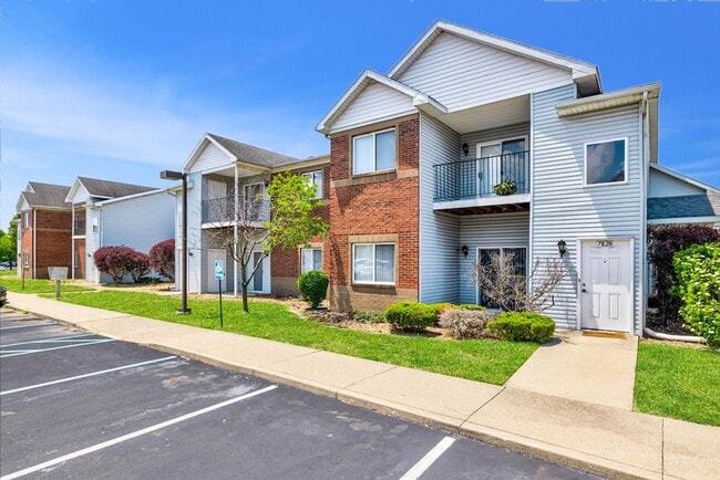 Building Photo - **2 bedroom 2 bath $1199/mo***Evansville, IN*** Pet Friendly**Vaulted Ceilings