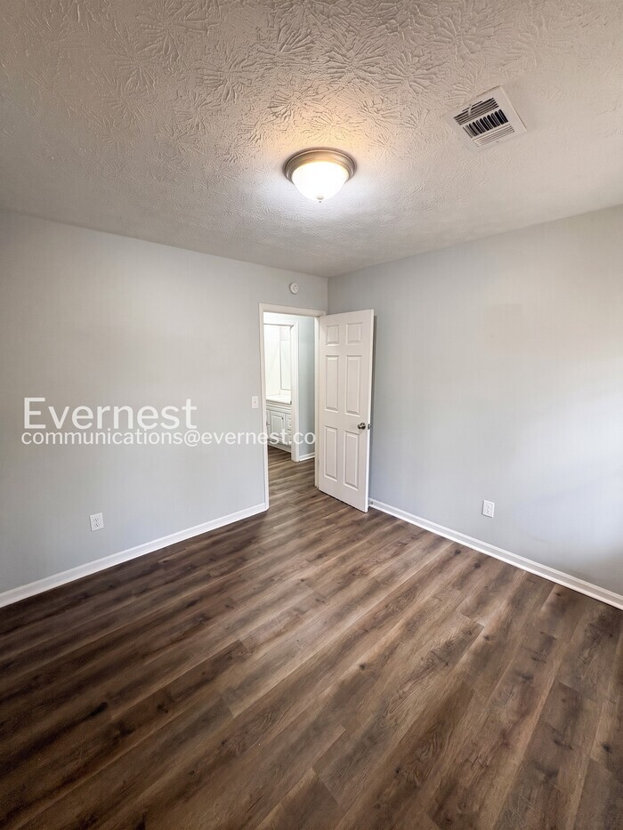 Building Photo - 8038 Flamingo Dr
