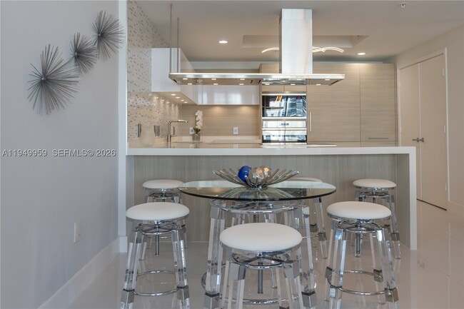 Building Photo - 17111 Biscayne Blvd