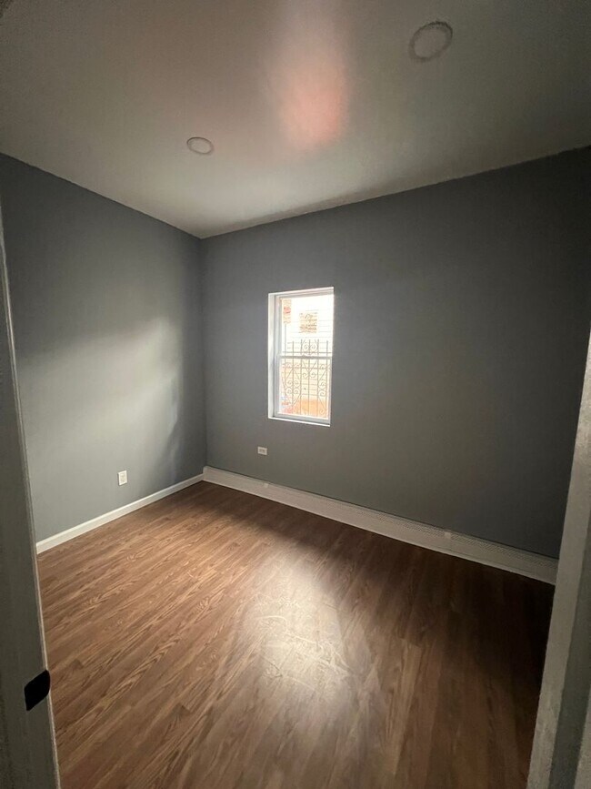 Building Photo - 144-19 101st Ave