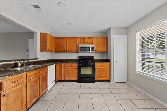 Building Photo - 2819 Sugar Wood Dr