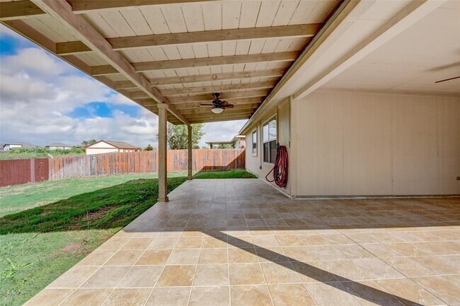 Building Photo - 834 Dark Horse Ln