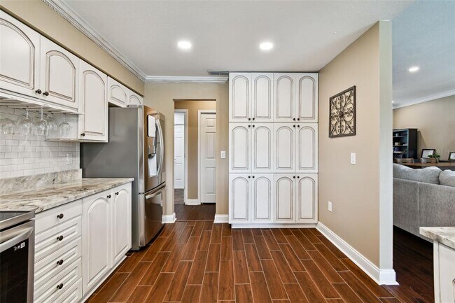 Building Photo - 17737 Esprit Dr