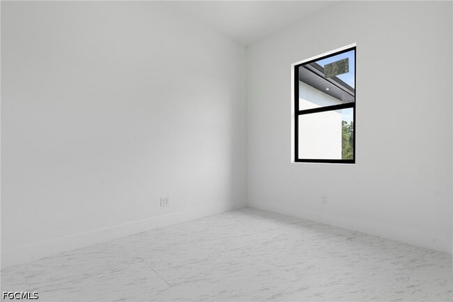 Building Photo - 3175 Sunshine Blvd N