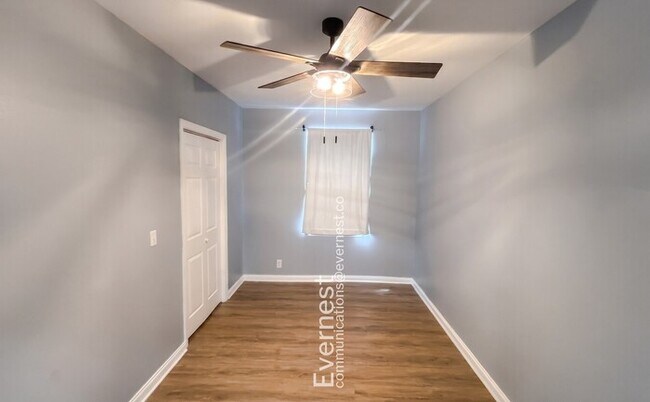 Building Photo - Charming 3-Bedroom Home with Outdoor Oasis – Minutes from Amenities / Pet-Friendly / Available Now!