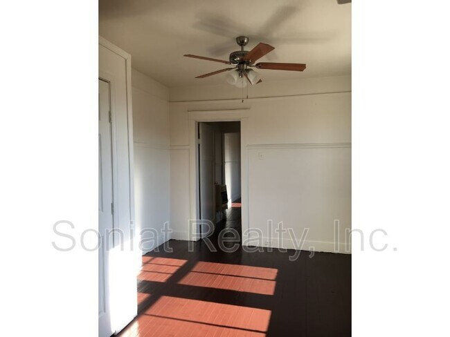 Building Photo - 4501 Baudin St