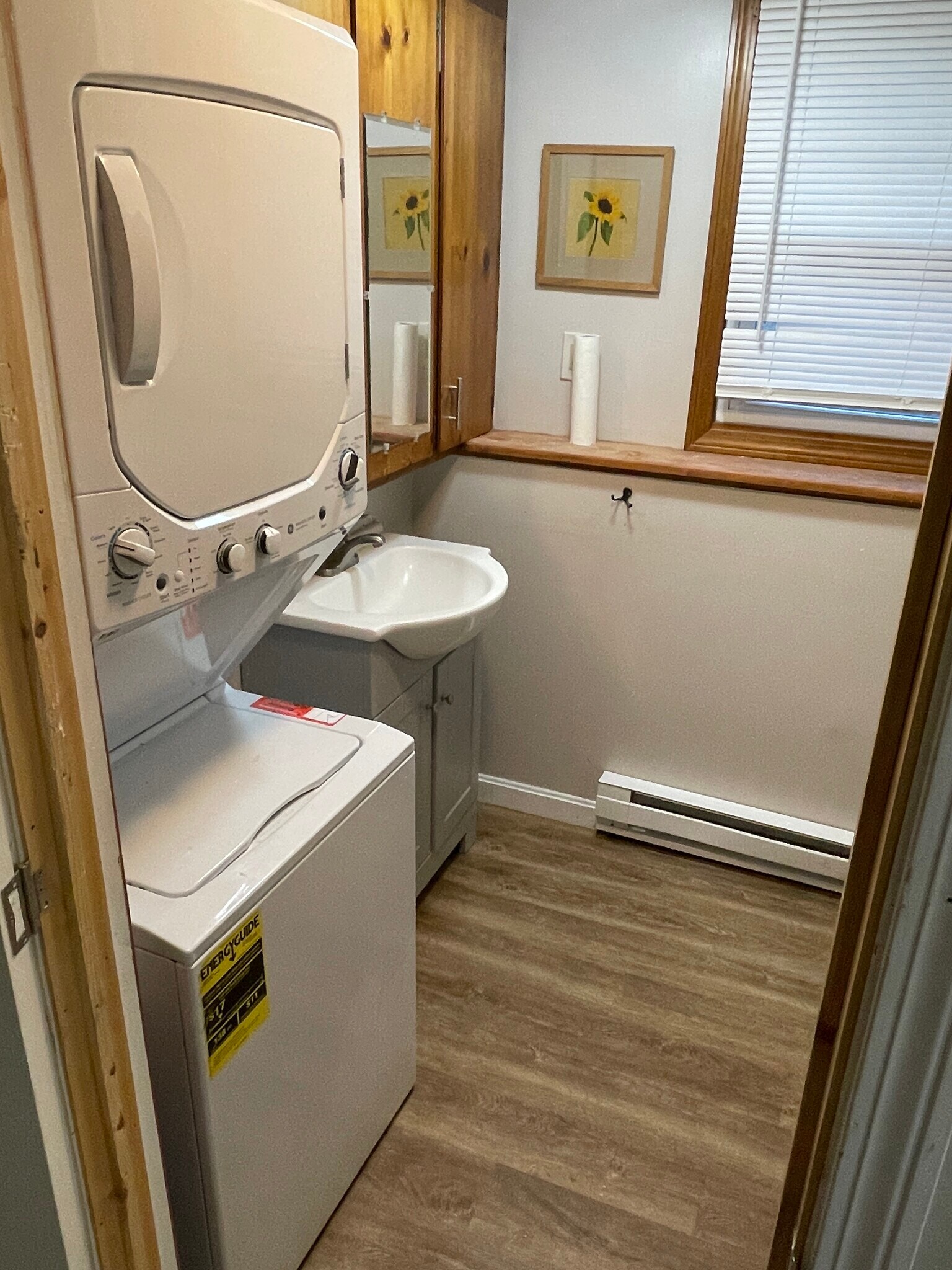 Unit 2 - Bathroom Washer/ Dryer - 4 Strafford Rd
