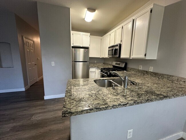 Building Photo - Upgraded 3 bedroom!