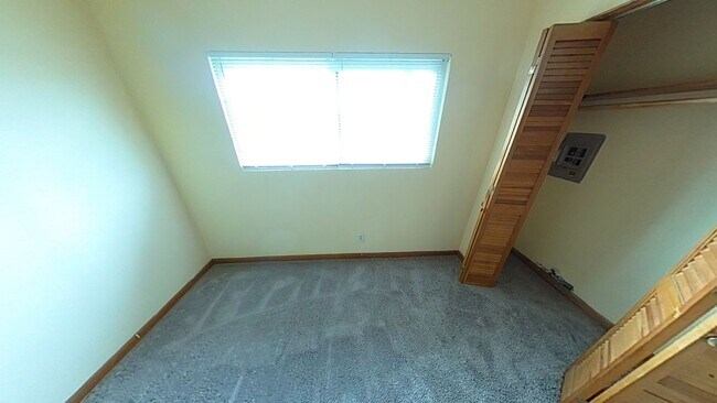 Building Photo - 2 Bedroom 1 Bathroom Apartment Rental in N...