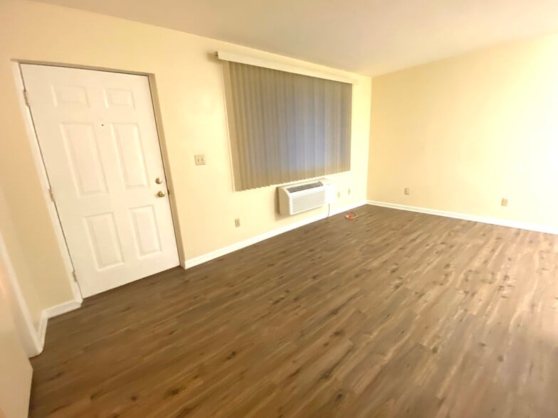 Building Photo - 204 Souder Ave