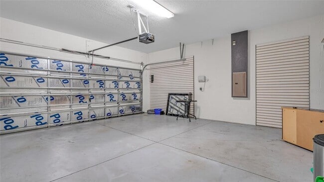 Building Photo - 1695 Ludington Ave