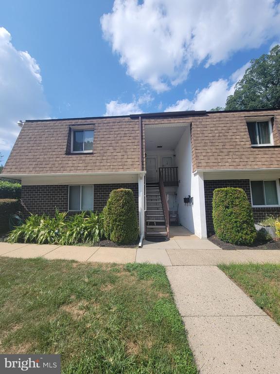 Primary Photo - 411 N Stiles Ave