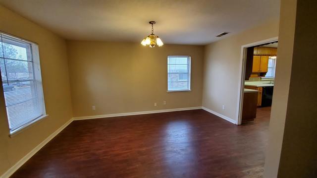Building Photo - 1108 S Valentine Dr