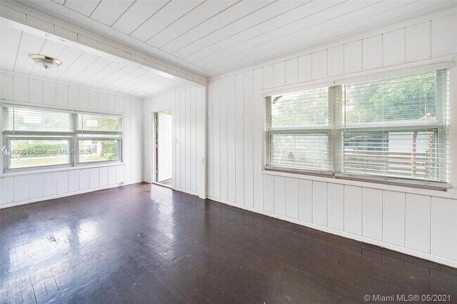 Building Photo - 440 NW 93rd St