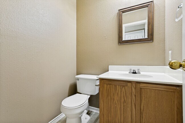 Building Photo - 3-BEDROOM HOME IN GUILBEAU PARK