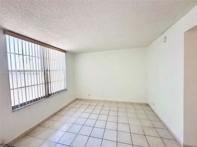 Building Photo - 230 174th St