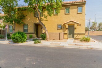 Building Photo - Welcome to Daravante, where this 2-bedroom...