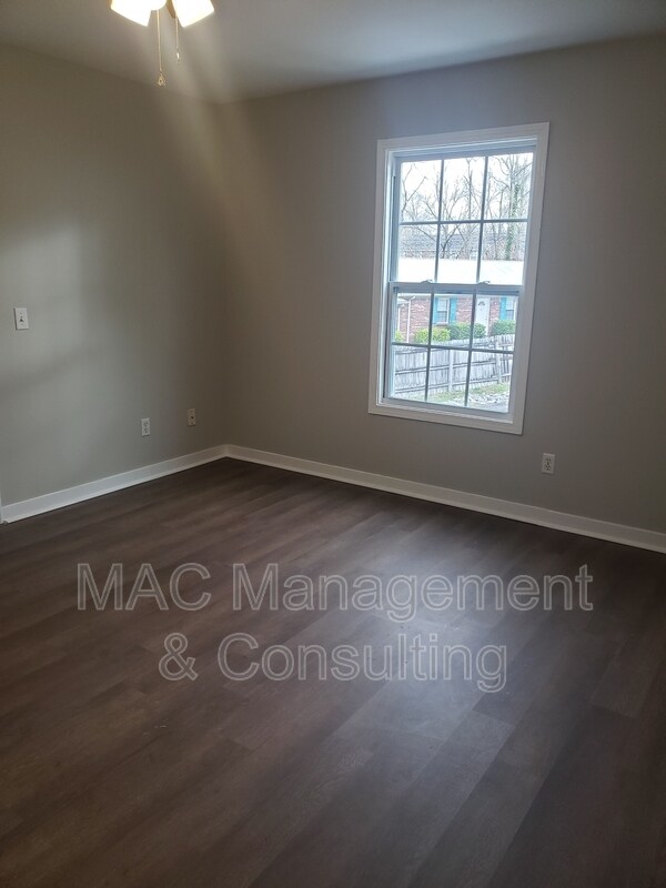 Building Photo - 1325 Virginia Ave