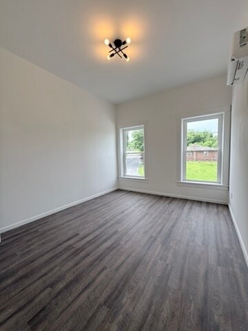 Building Photo - 127 Susanna St