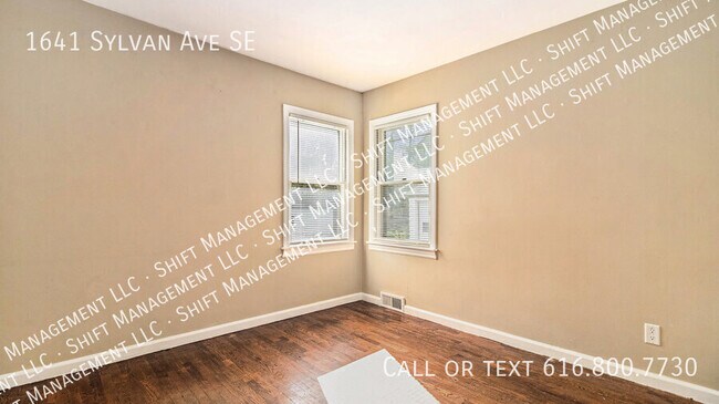 Building Photo - 1641 Sylvan Ave SE