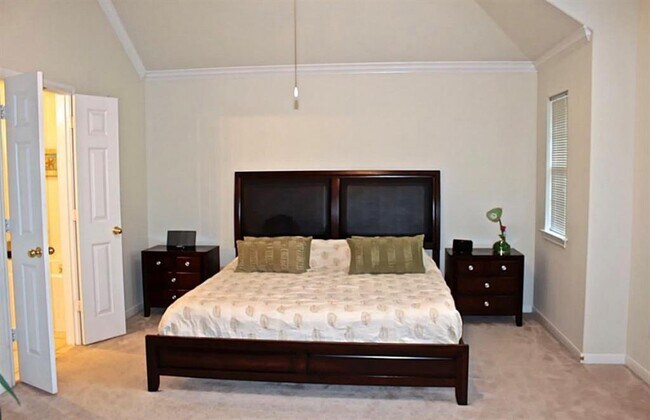 Building Photo - 130 Ledgestone Pl