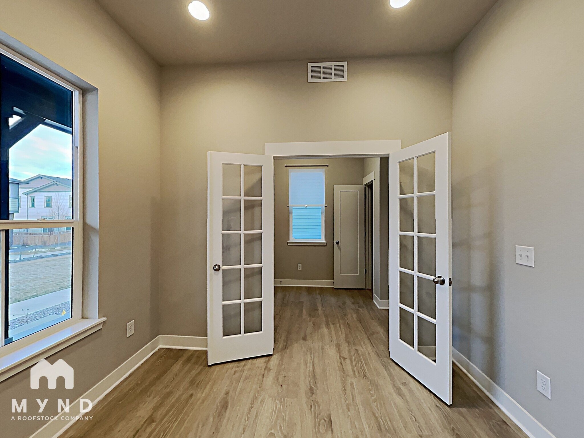 Building Photo - 6047 N Netherland Ct