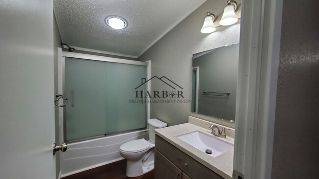 Building Photo - 23 Andreasen Dr