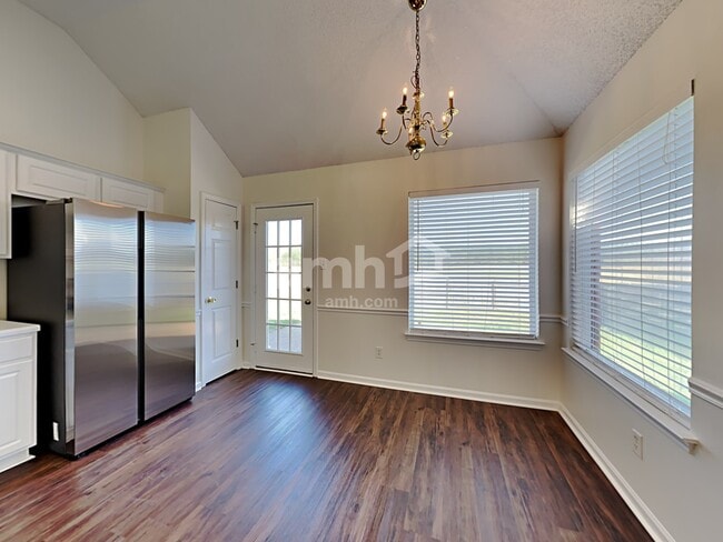 Building Photo - 1374 Siskin Dr