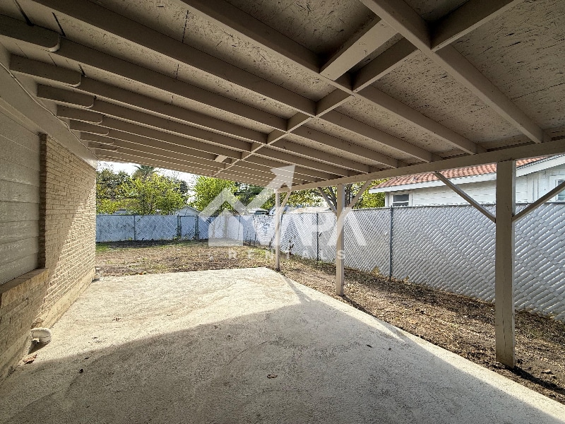 Building Photo - 332 W Mandalay Dr