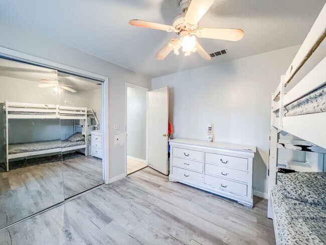 Building Photo - For Rent | Hidden Glen Community | 4 Bed, ...