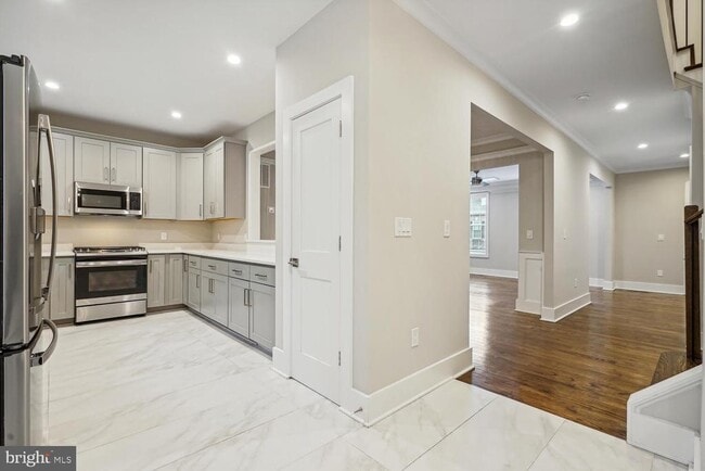 Building Photo - 1553 Rivertown Pl