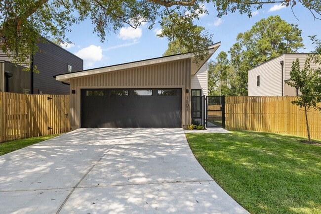 Building Photo - 1502 Primrose St