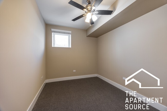 Building Photo - 3138 S Indiana Ave