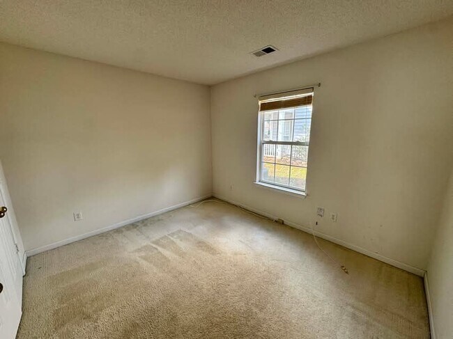 Building Photo - 597 Bloomover St