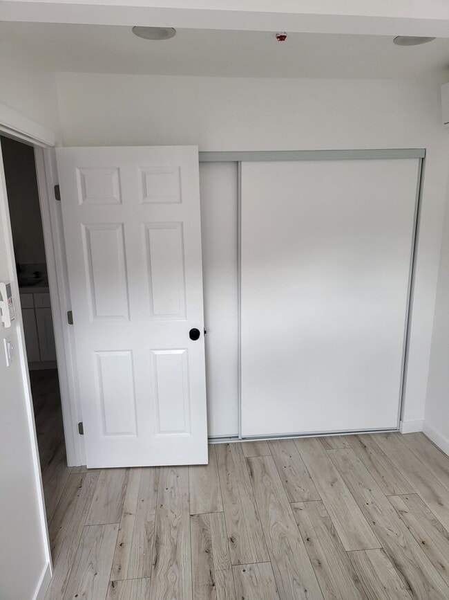 Building Photo - Charming 1BR House in Los Angeles