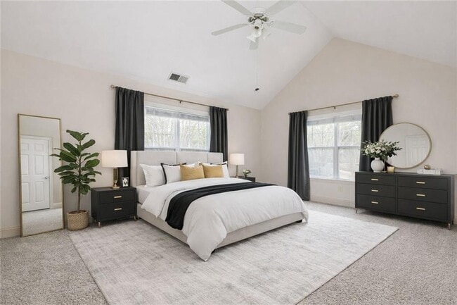 Building Photo - 804 Madison Ln S E