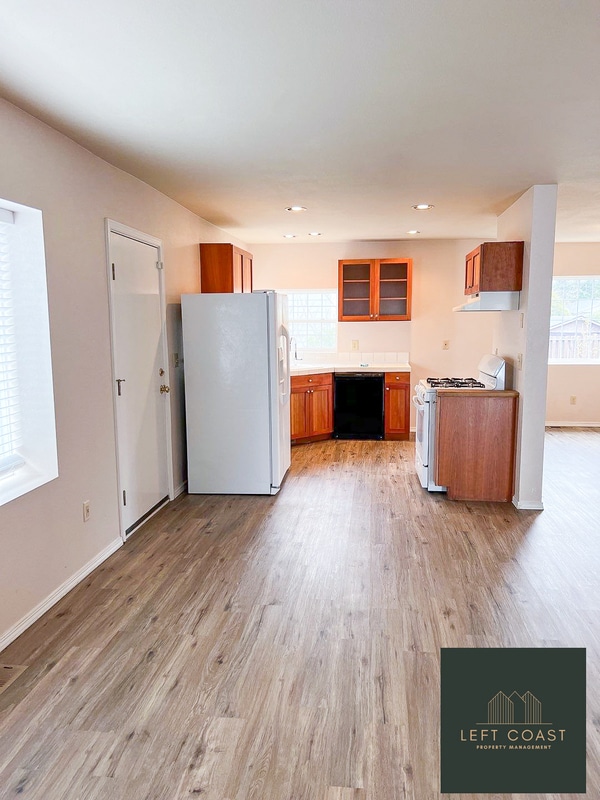 Building Photo - 6314 SW Harbor Ave