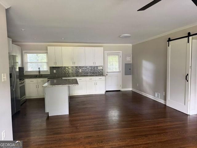 Building Photo - 3155 Beech Dr