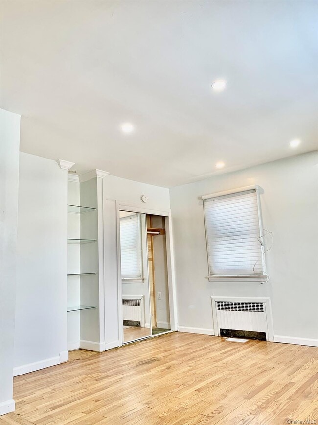 Building Photo - 336 Scranton Ave