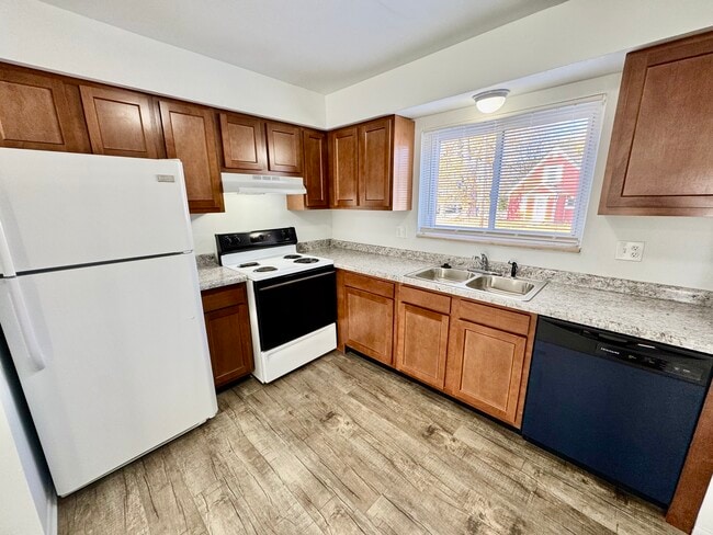 Building Photo - 1100 W Michigan Ave